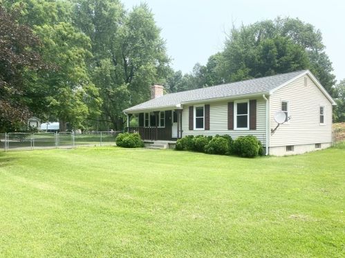 21 Livingstone Ave, Montgomery, MA 01085-2218