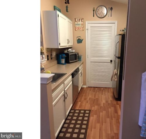 82 Crestmont Dr, West Deptford NJ  08051-2163 exterior