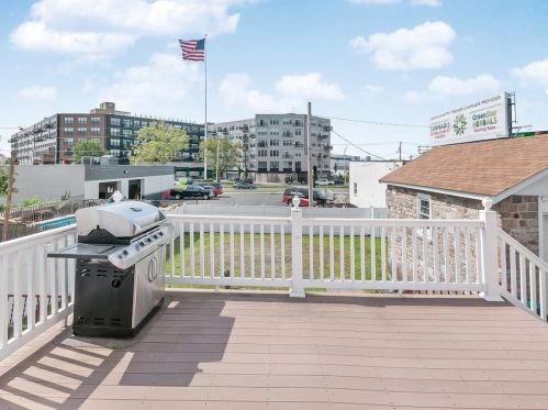 235 Chelsea St, Everett MA 02149-4807 exterior