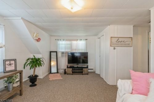 54 Meacham St, Belleville NJ 07109-1935 exterior