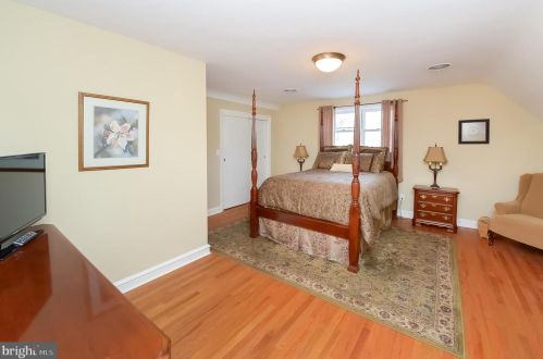 645 Kings Hwy, West Deptford NJ 08096-3129 exterior