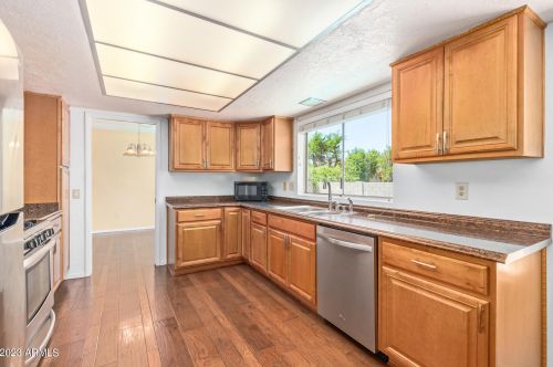 2428 Acoma Dr, Phoenix AZ 85032-4855 exterior