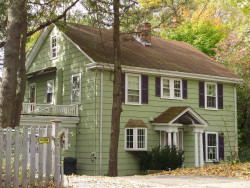 130 Ridge Ave, Newton, MA 02459-2536