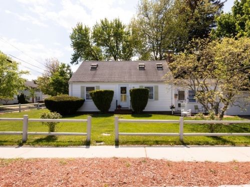 74 Dickens St, Quincy MA  02170-3504 exterior