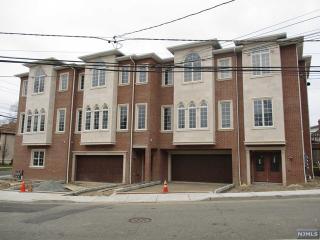 27 Cumbermeade Rd, West Fort Lee NJ  07024-4112 exterior