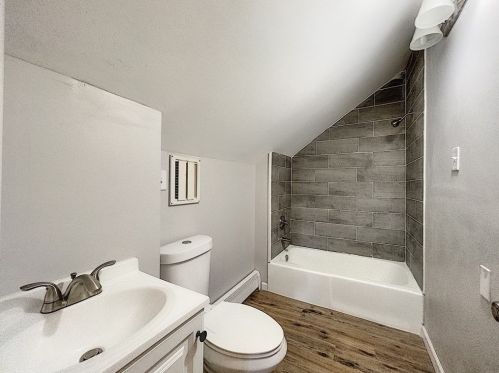 16 Frederick St, Montgomery MA 01085-3180 exterior