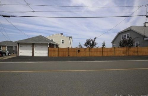 230 Wilson Rd, Nahant MA 01908-1058 exterior