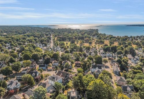 12 Baker Ave, Beverly MA 01915-3504 exterior