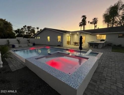 8001 11th Ave, Phoenix AZ  85021-5626 exterior