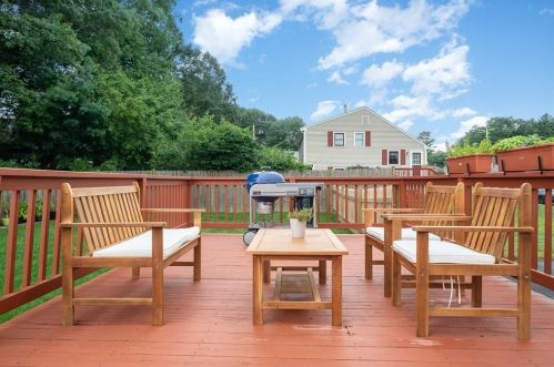 395 King James Blvd, Taunton MA  02780-7703 exterior