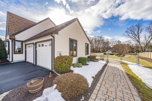 25 Danny Ln, Agawam MA 01001-3529 exterior