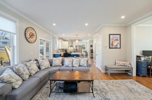 106 Gregory Dr, Seekonk MA  02771-4308 exterior