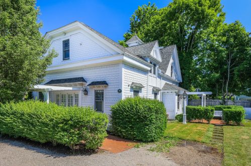 40 Main St, Falmouth MA 02540-3129 exterior