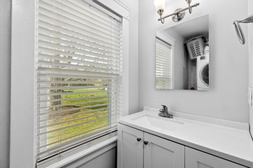 24 Main St, Berkley MA  02779-1399 exterior