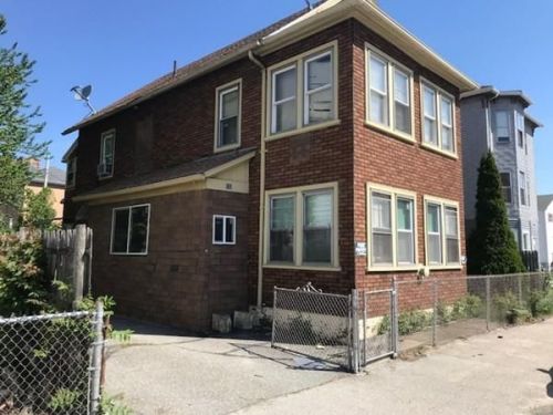 122 Southgate St, Worcester MA  01603-2843 exterior