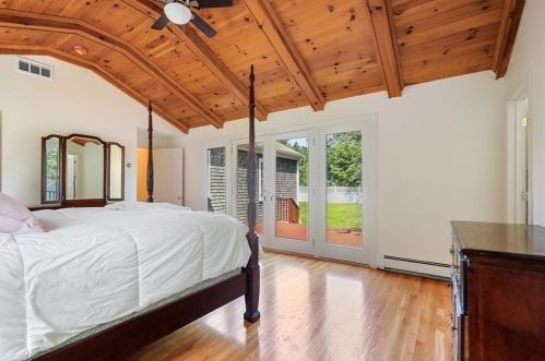 9 Independence Ln, Hingham MA exterior