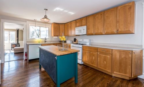 399 Mt Vernon St, Dedham MA 02026-3631 exterior