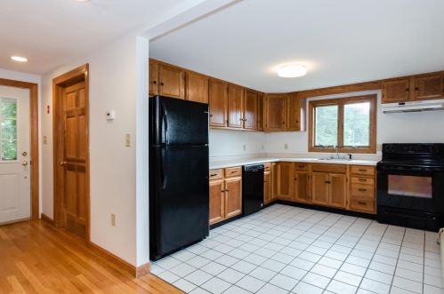 155 Great Nck Rd, Wareham MA 02571-2426 exterior