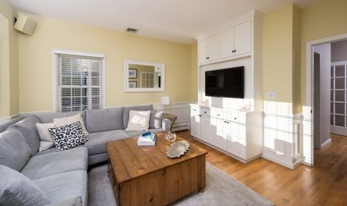 33 Franklin Rodgers Rd, Hingham MA 02043-2665 exterior