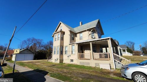 545 Salem Ave, West Deptford NJ 08096-3203 exterior