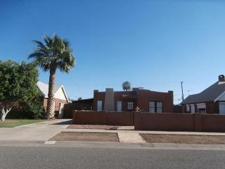 1617 Willetta St, Phoenix, AZ 85007-1819
