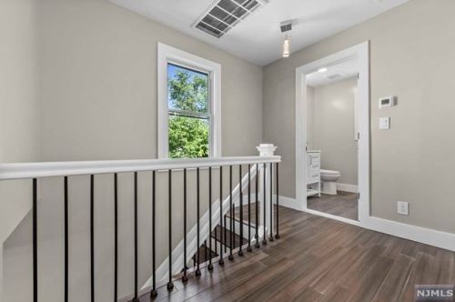 32 Florence Ave, Cresskill NJ  07626-1809 exterior