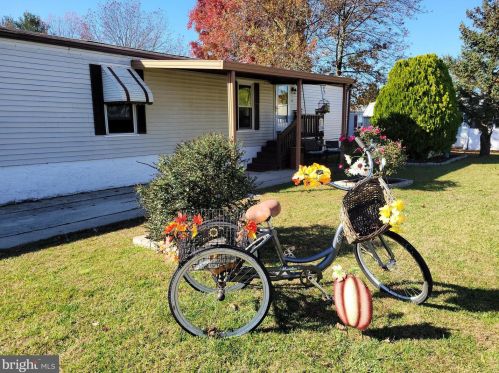 66 Bobolink Ave, West Deptford, NJ 08051-1322