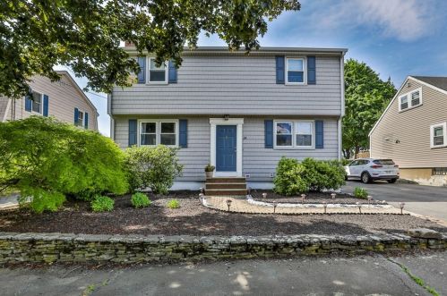 24 Colonial Rd, Peabody, MA 01960-1810