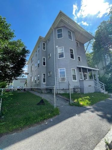 30 St, Worcester MA 01604-4413 exterior