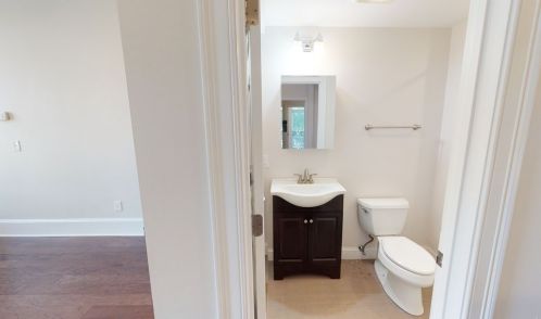 37 Walnut Pl, Newton MA 02460-1819 exterior