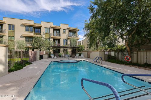 4236 27th St, Phoenix AZ 85016-5704 exterior