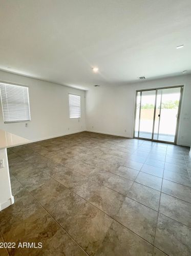 3831 63rd Dr, Phoenix AZ  85033-4029 exterior