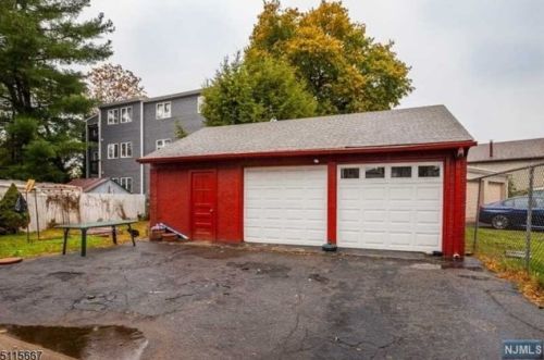 5 11th St, Belleville, NJ 07109-4043