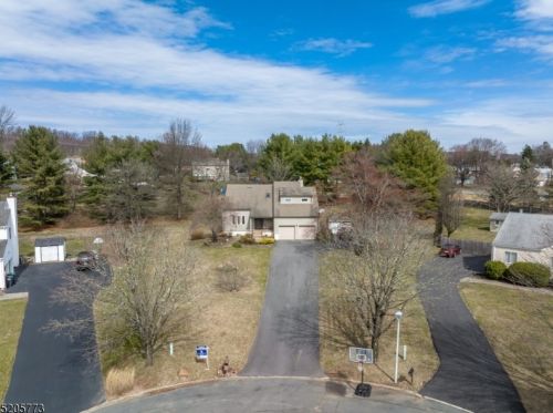 16 Delaware Dr, Milford, NJ 08848-1608