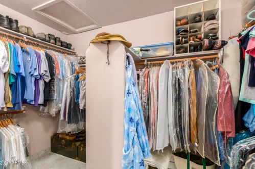 1709 Cathedral Rock Dr, Phoenix AZ 85048-8909 exterior