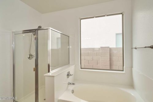 1813 Beautiful Ln, Phoenix AZ 85042-7073 exterior