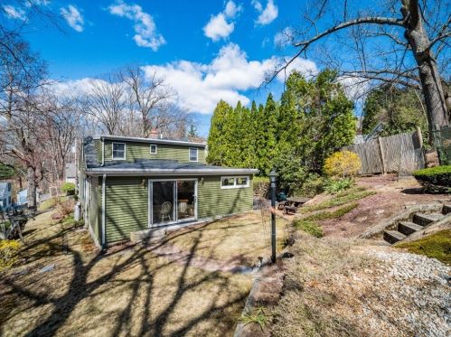 12 Candlewood St, Worcester MA 01602-2804 exterior