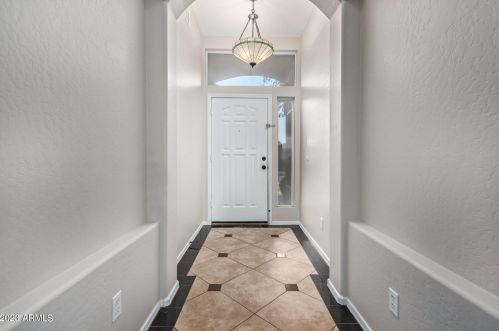 2648 Anderson Dr, Phoenix AZ  85032-2424 exterior