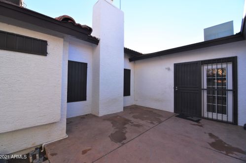 1932 Alta Vista Rd, Phoenix AZ 85041-5443 exterior