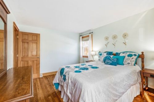 1069 Burt St, Taunton MA 02780-5166 exterior