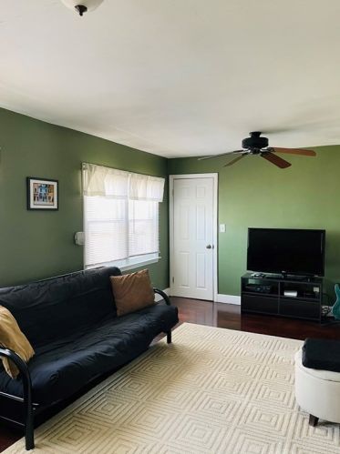 17 Moreland St, Worcester MA 01609-1050 exterior