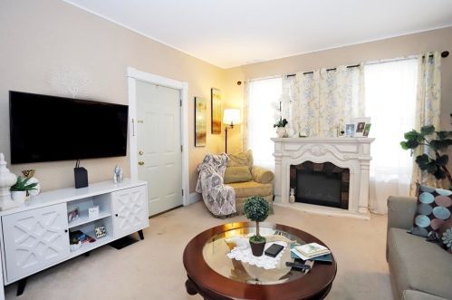 106 Arnold St, New Bedford MA 02740-3640 exterior