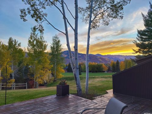 2539 Fairway Vlg Dr, Park City UT 84060-7023 exterior
