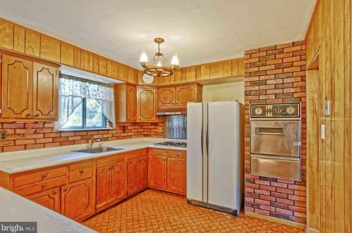 1375 Park Pl, West Deptford NJ 08093-1940 exterior