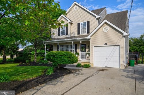 77 Grove St, West Deptford, NJ 08086-2117