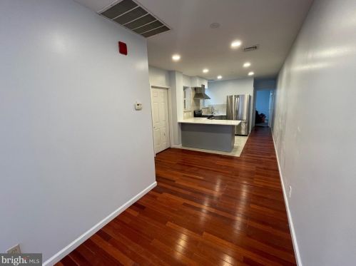 1239 6 St, Philadelphia PA 19140-4561 exterior