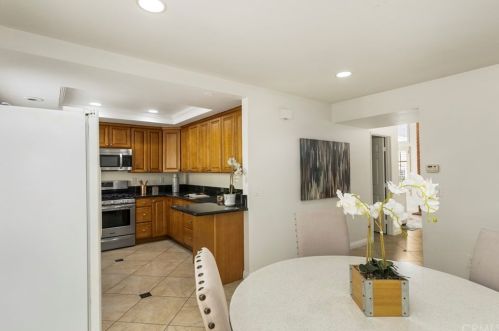 6 Palamedes, Irvine CA 92604-1930 exterior