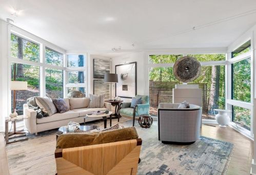 1506 Brook Valley Ln, Atlanta GA  30324-3212 exterior