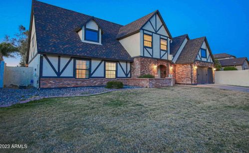 902 Claremont St, Phoenix AZ  85013-1360 exterior