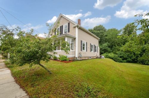 9 Hamilton St, Plymouth, MA 02360-4101